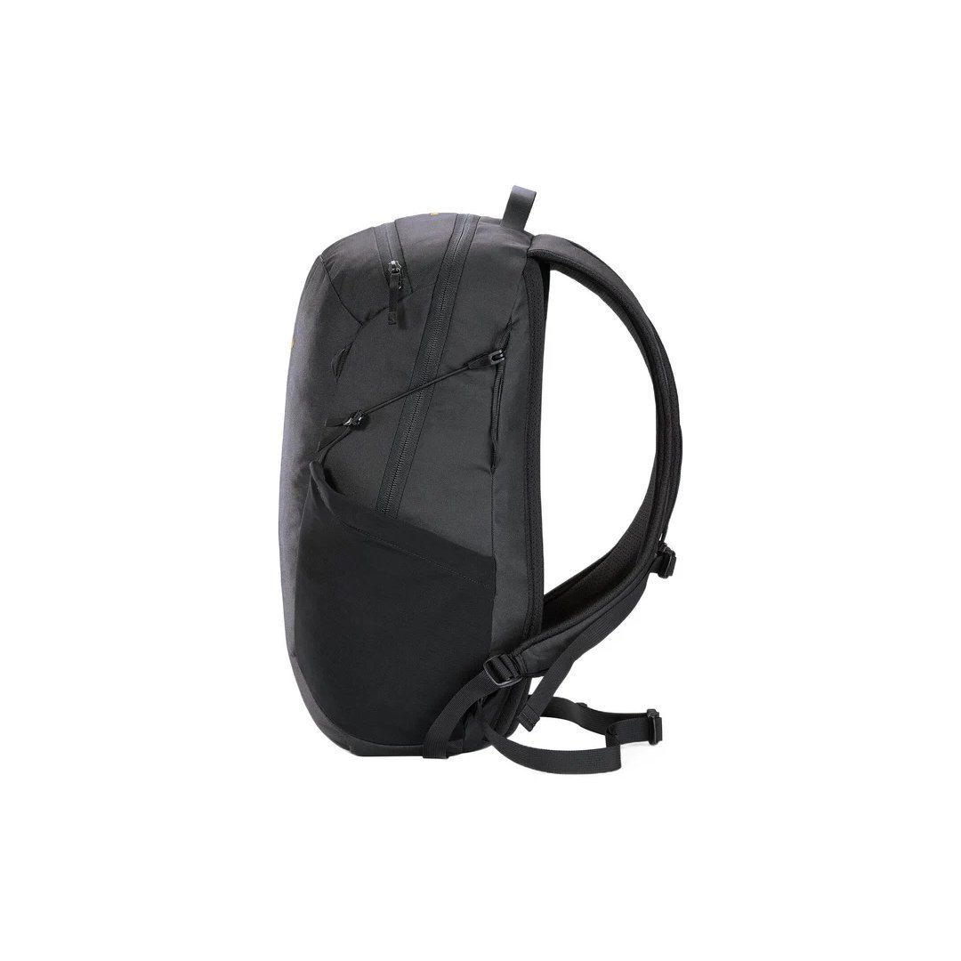 Mantis 16-ryggsäck "Svart"