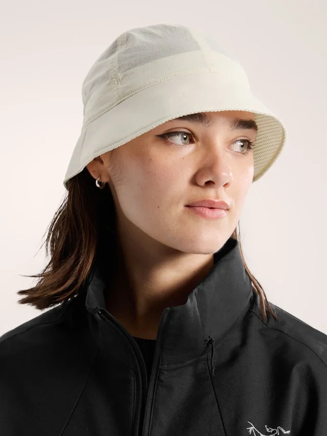 Sinsola Short Brim Bucket Hat